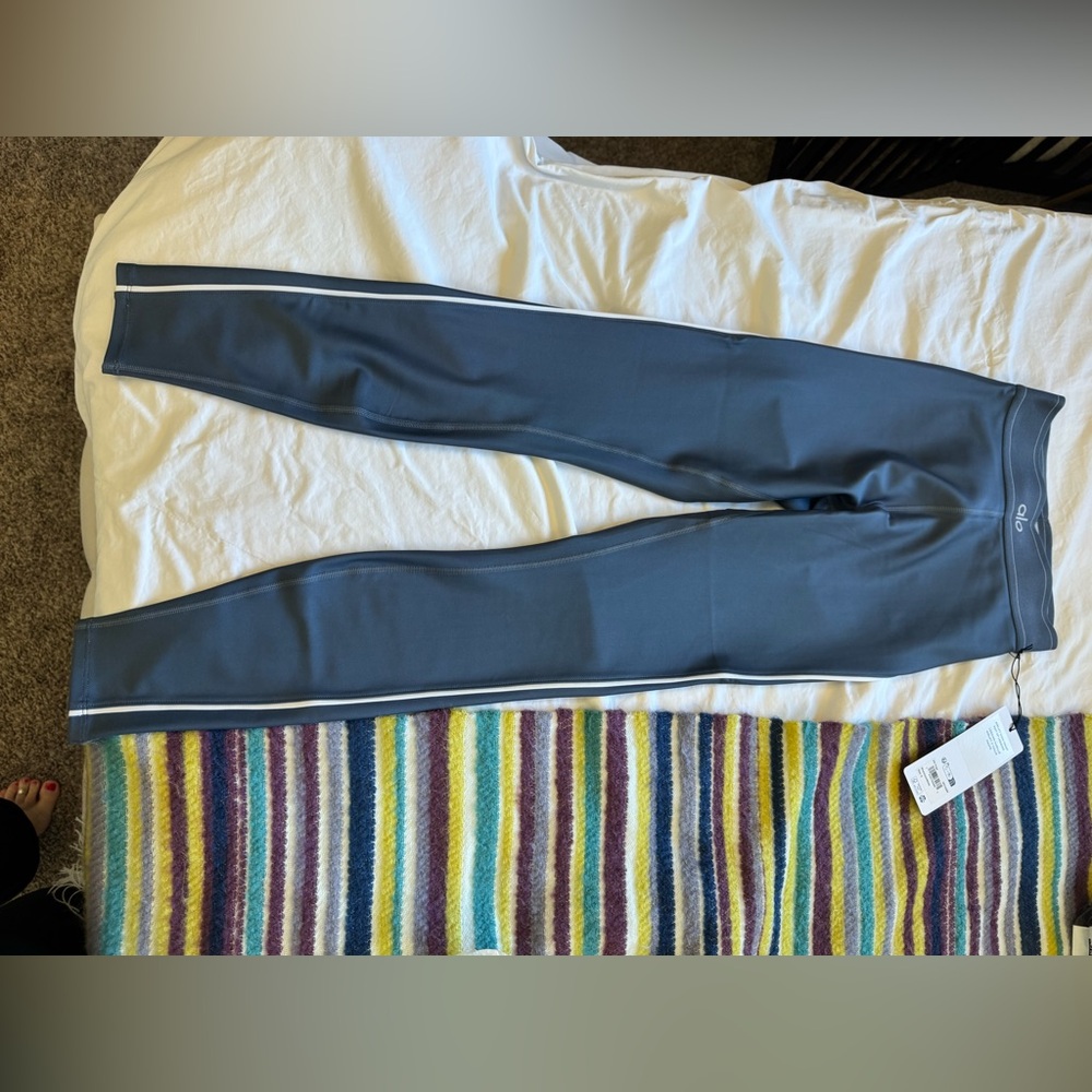 NWT! ALO AIRLIFT HIGH WAIST SUIT UP LEGGINGS - Picture 6 of 14